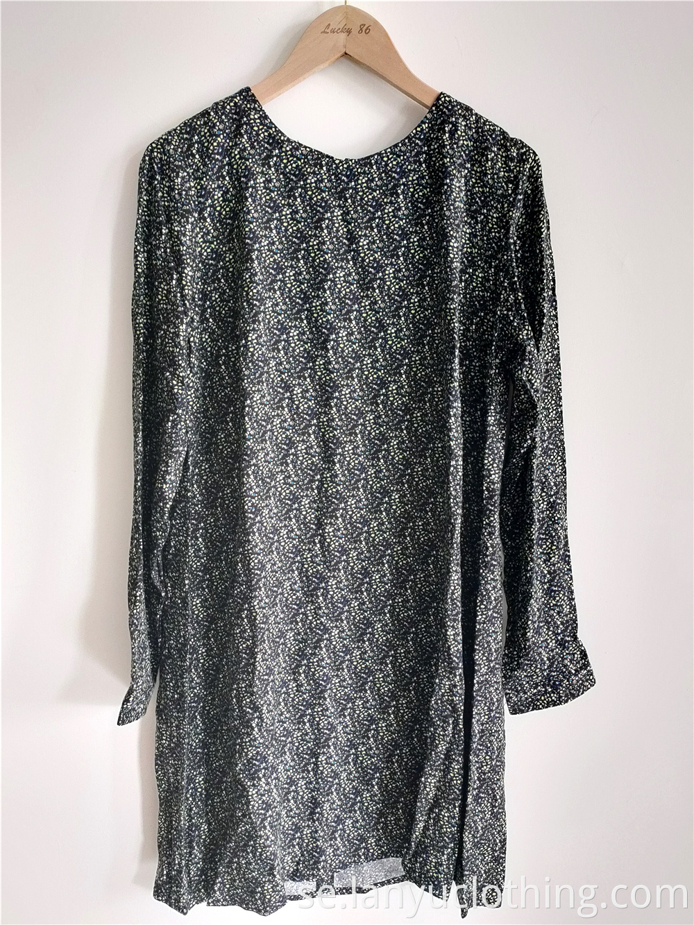 Women's Dress With A Round Neck